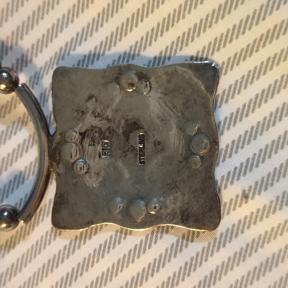 18” turquoise necklace with a sterling silver pendant. - Picture 2 of 2